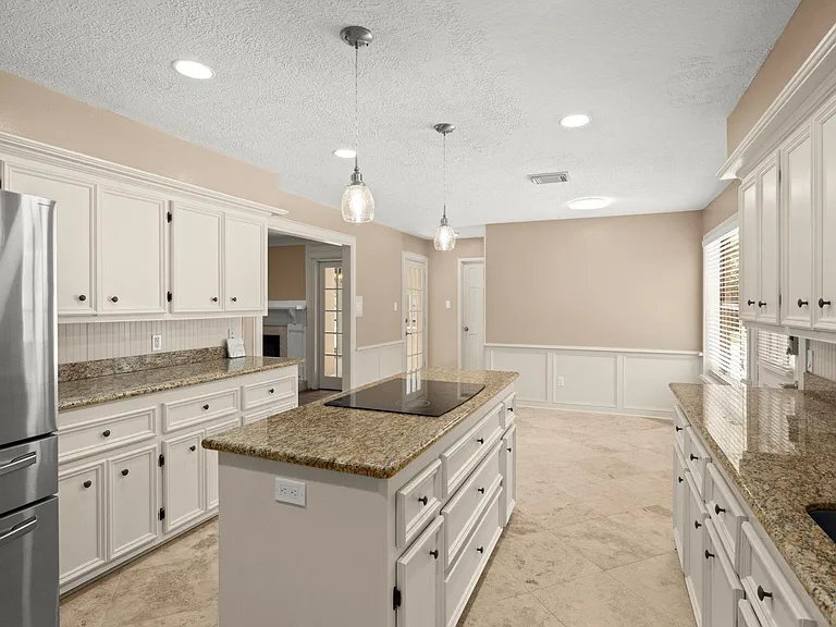 17627 Macrantha Dr — Photo 16