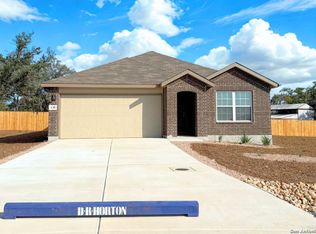 130 Lillis Ln, Comfort, TX 78013