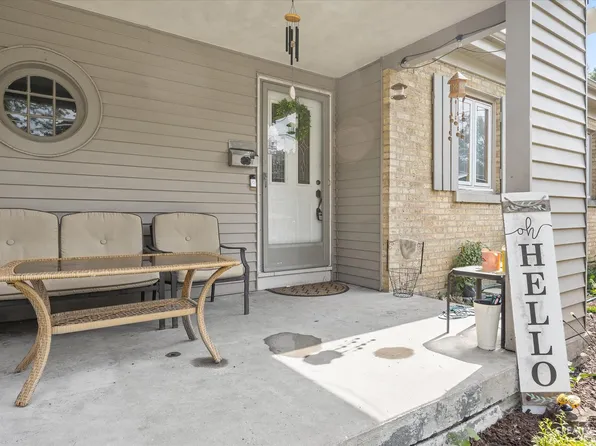 777 Murray Ave, Elgin, IL 60123