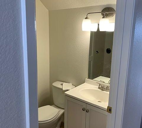 2nd image of 121 Olive St APT 5