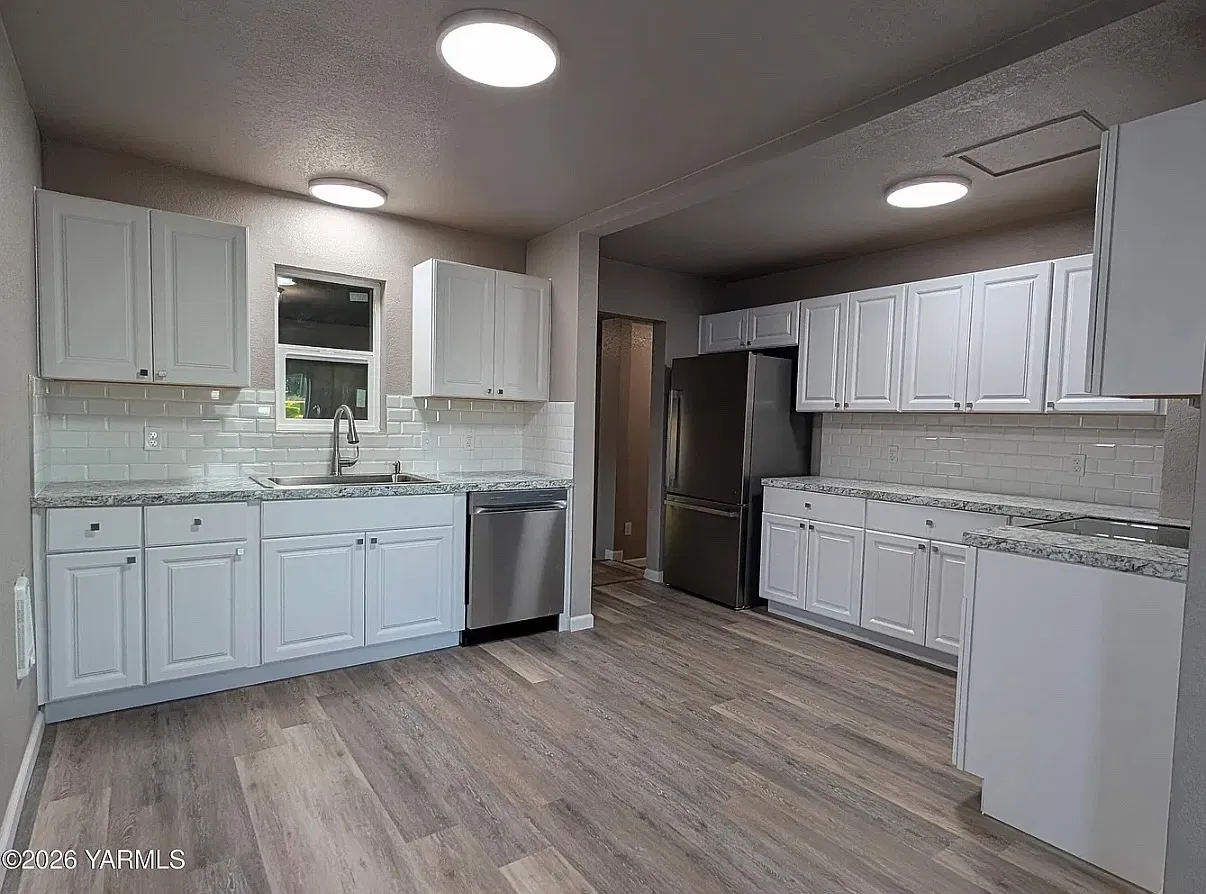 3 bed, 1147 sqft, $1,800 — Photo 4