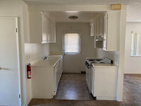 4th image of 2640 Tiller Ave