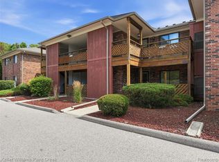 16490 Clarkson Dr #55, Fraser, MI 48026