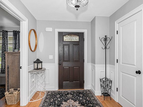 5th image of 289B Webster Street