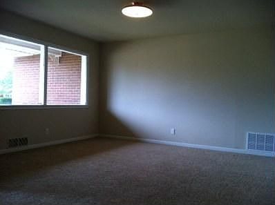 3rd image of 1450 W Crosby St