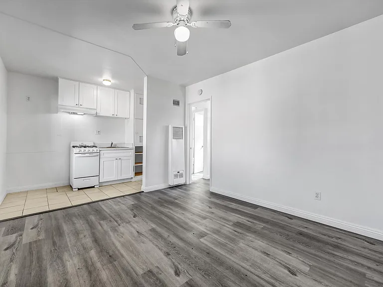 3626 E Colorado Blvd #17 — Photo 2