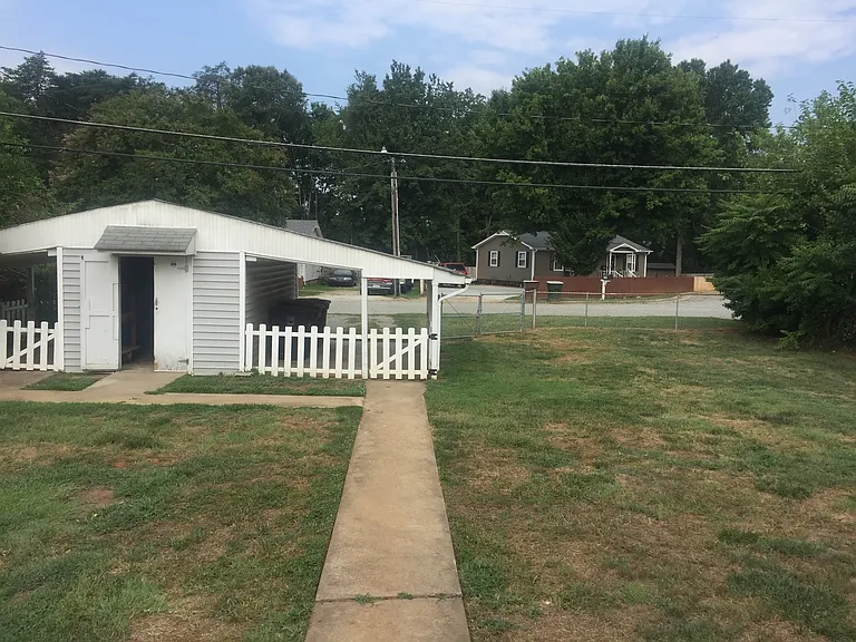 2505 Yanceyville St — Photo 3