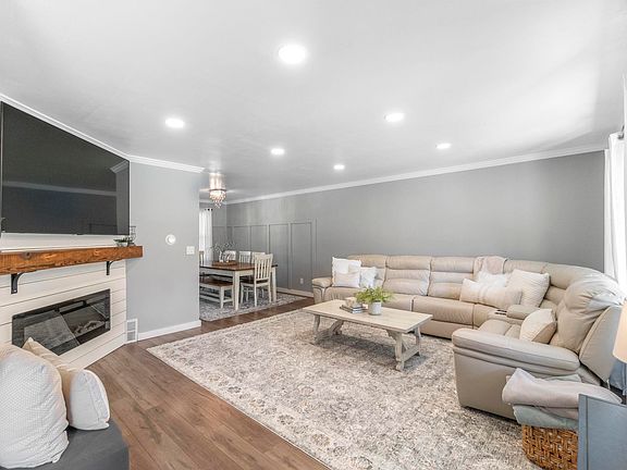 3rd image of 511 Columbia Cir