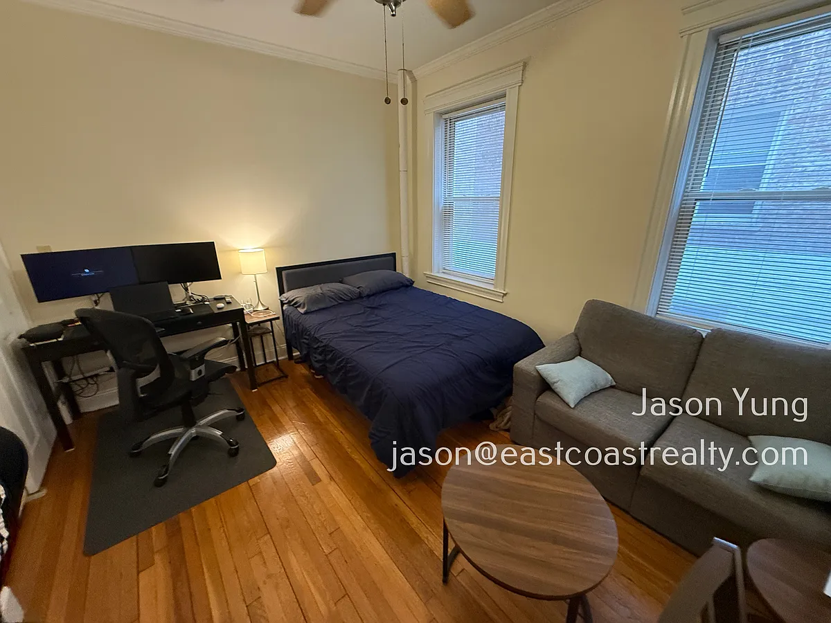 Building Photo - 31 Queensberry St #254