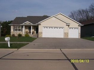 3519 Royal Dr SW, Cedar Rapids, IA 52404