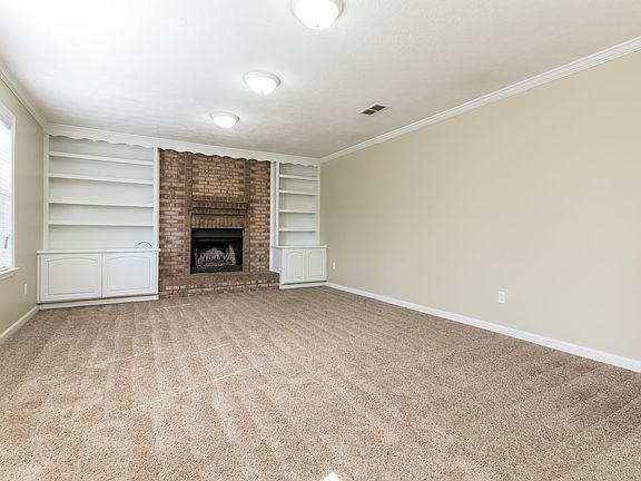 3rd image of 31 Misty Wood Ct NW