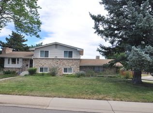524 S Braun Cir, Lakewood, CO 80228