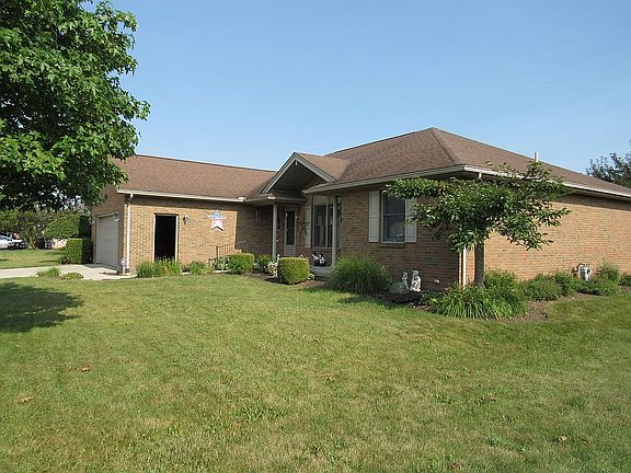 3rd image of 605 Magnolia Dr