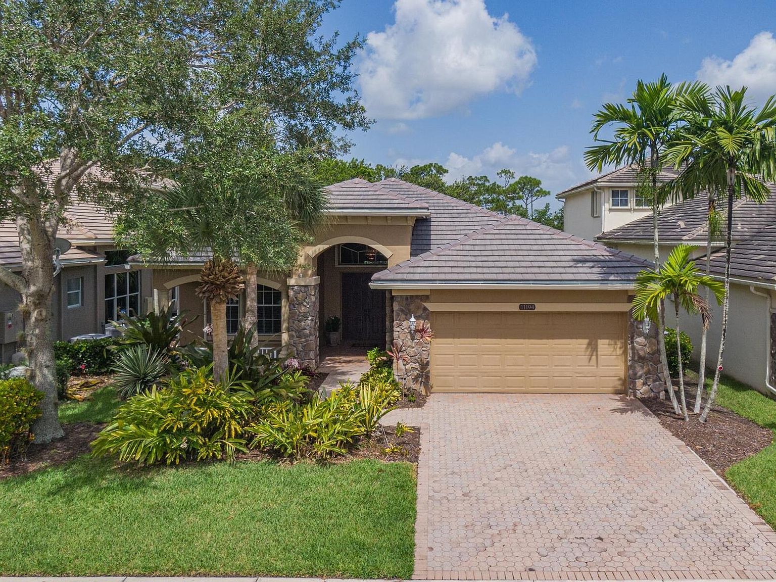 11194 Osprey Lake Ln