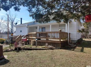 630 N Grafway St, Du Quoin, IL 62832