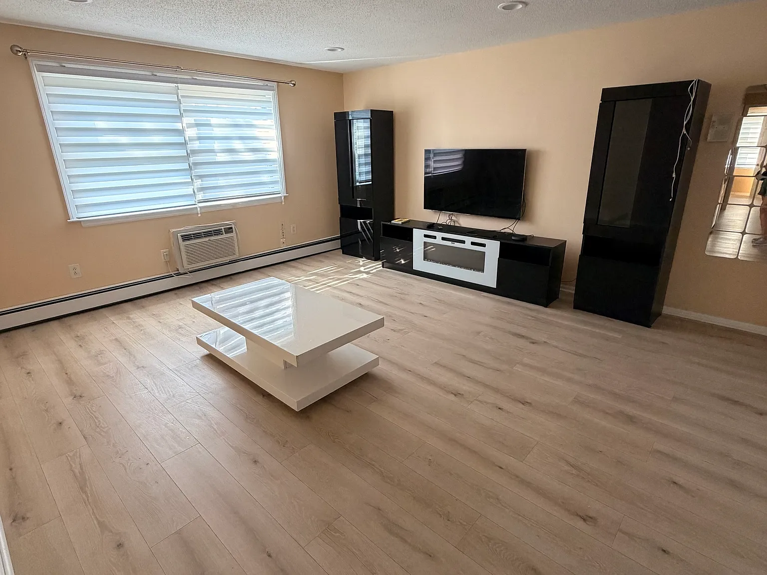 2 bed, 1.0 bath, 777 sqft, $1,600 — Photo 4
