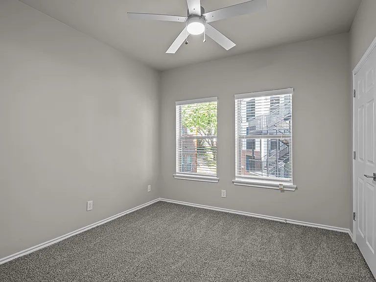 Larkin Apartment Homes — Photo 24
