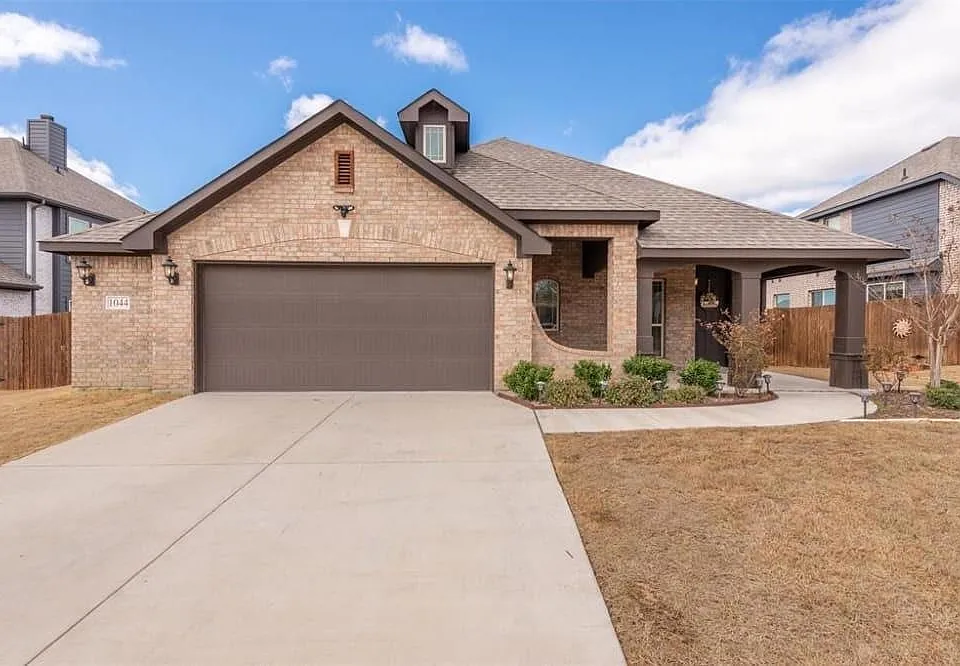 1044 Kingston Dr