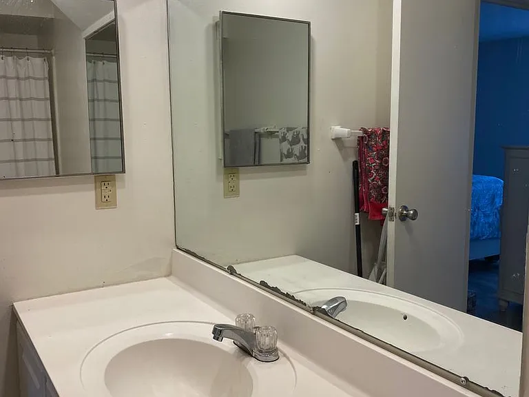 University Park Apartments near Cornell University — Photo 396