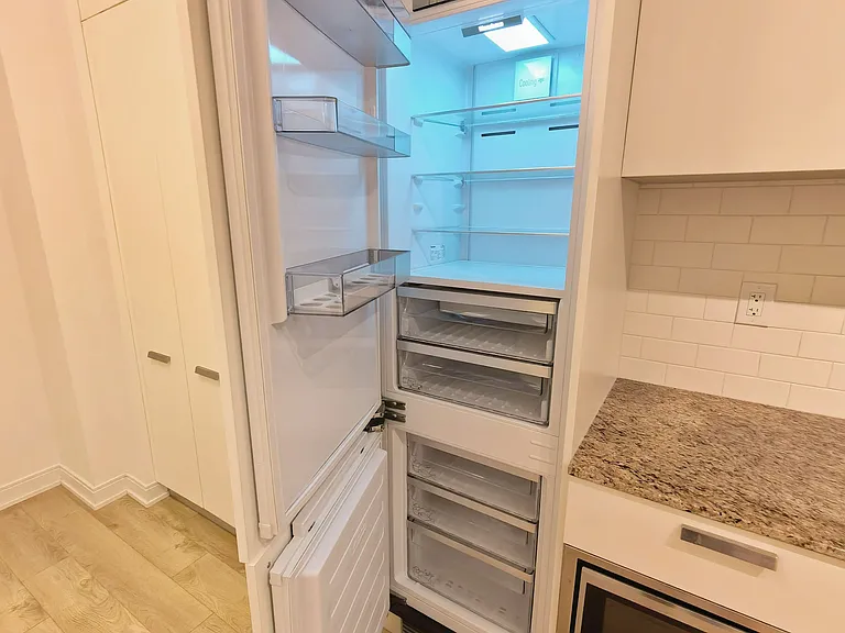 50 Charles St E #2607 — Photo 12