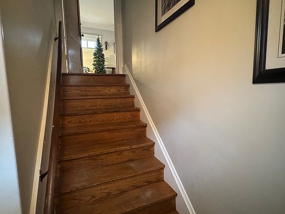 4th image of 1295 Fry Ave #1