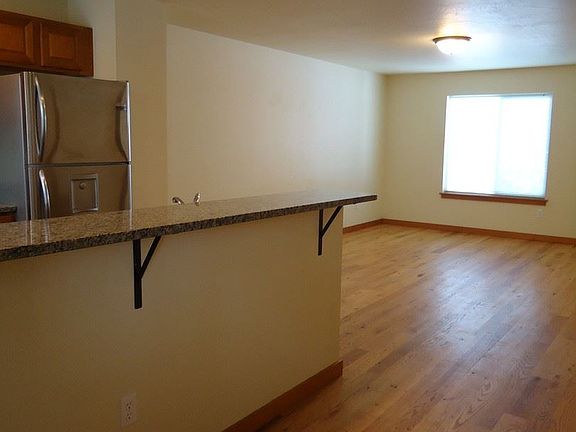 4th image of 481 Ferguson Ave #C