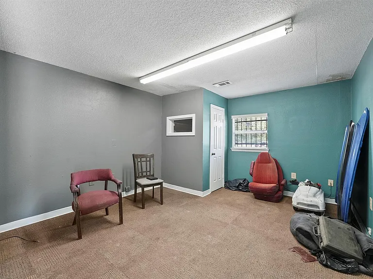 5621 Haywood St — Photo 10