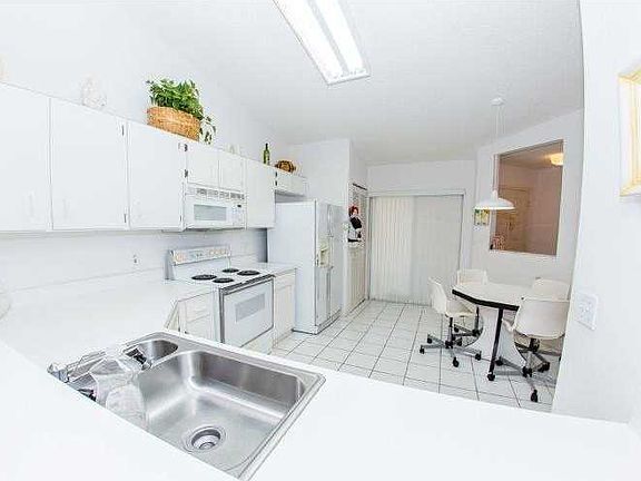 5th image of 7543 Trent Dr #206