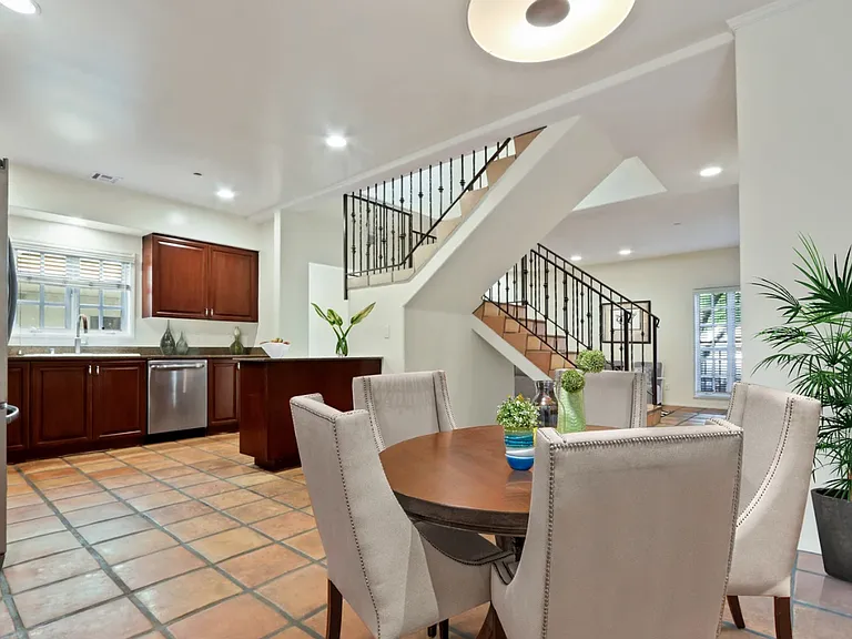 ISO - Isola Bella Townhomes — Photo 10