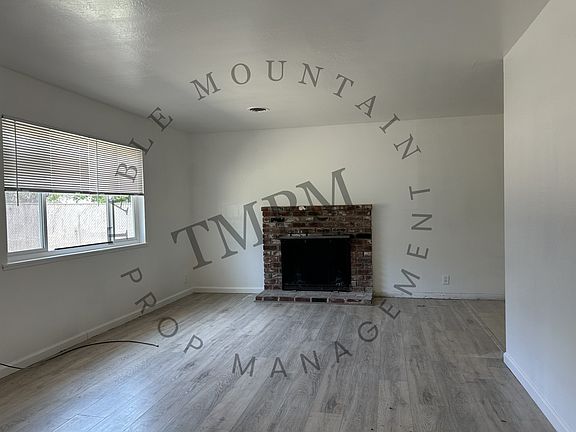3rd image of 2262 Las Plumas Ave
