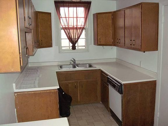 5th image of 18431 Newell Rd #1