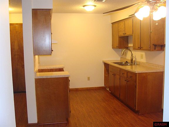 3rd image of 100 Cedar St APT 207