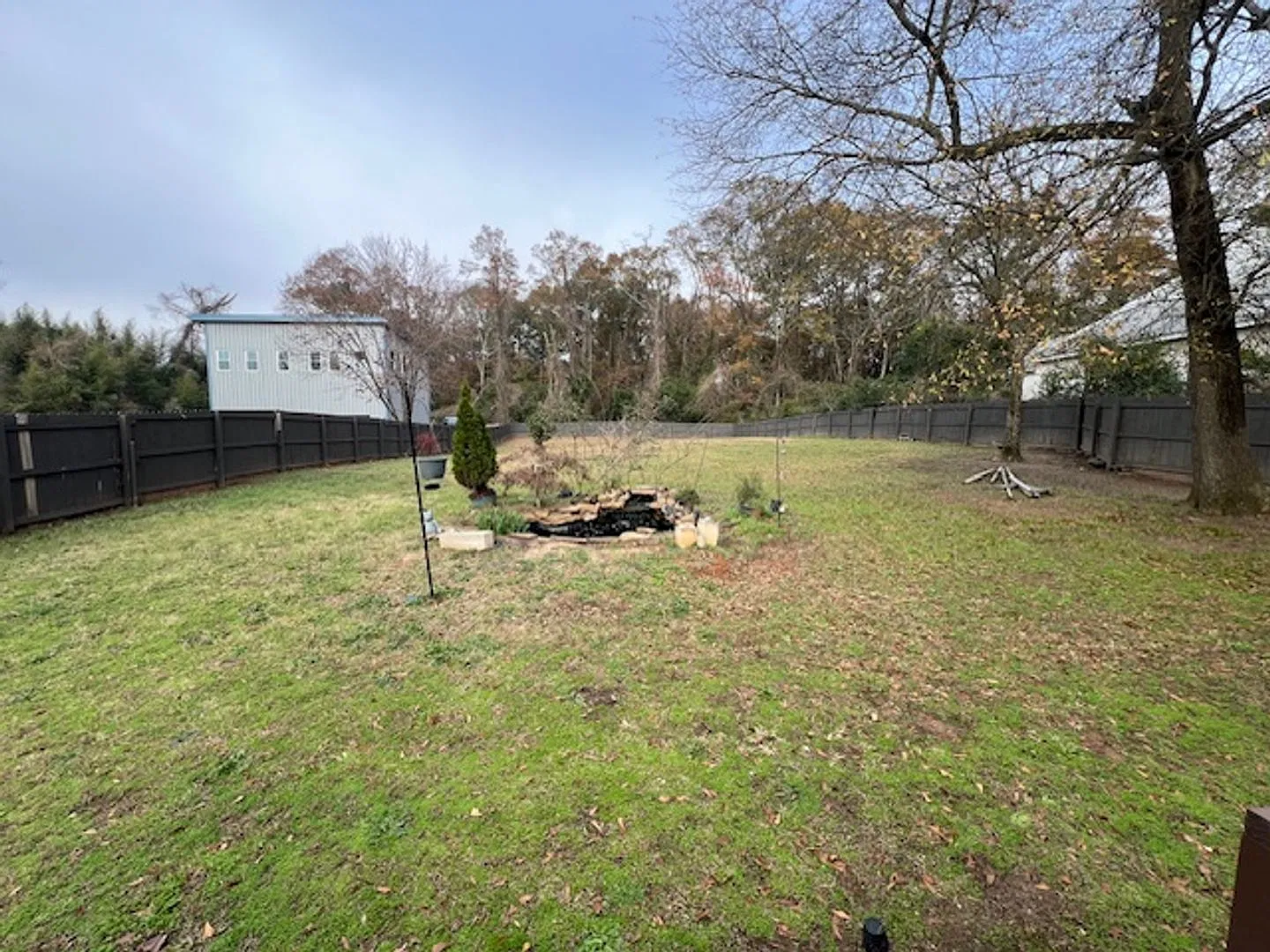 Lovely 3 bed 2 bath house on Ruth St.! — Photo 3