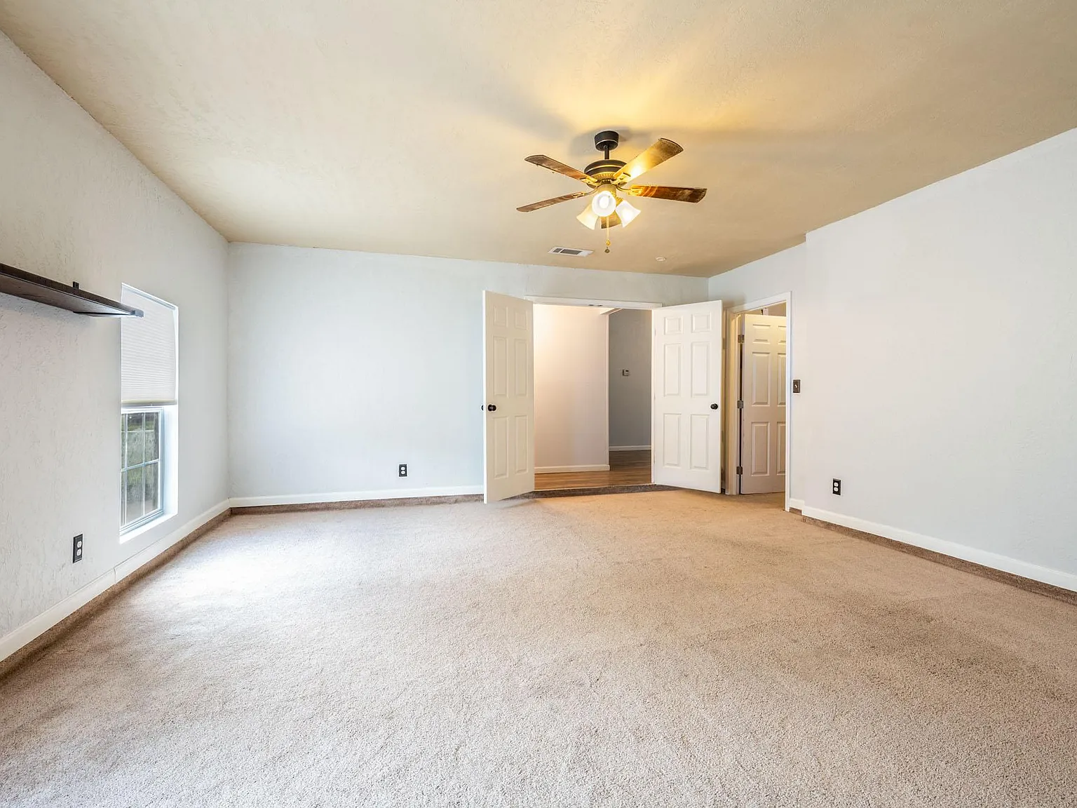 4 bed, 1496 sqft, $1,950 — Photo 3