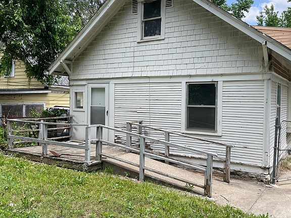 3rd image of 3728 Chestnut Ave
