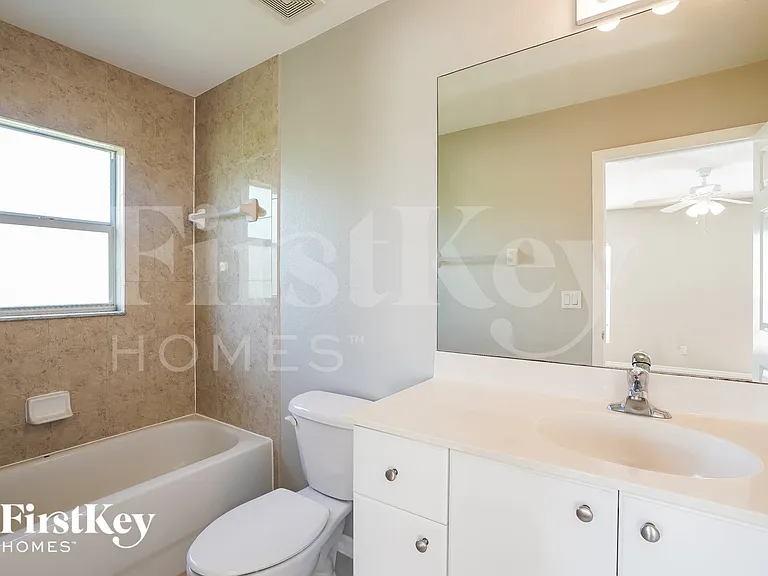 3018 33rd St SW — Photo 8