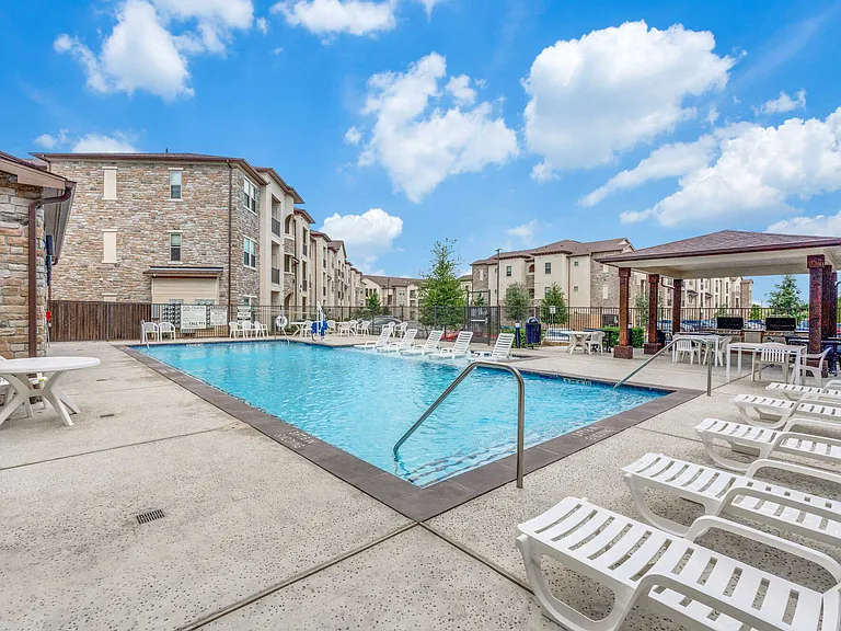 Palladium Crestway — Photo 16