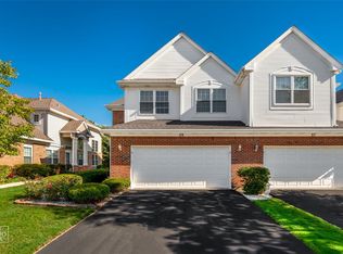 29 Bay Dr, Itasca, IL 60143