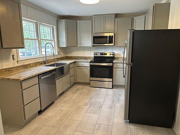 2nd image of 1001 Stewart Ave