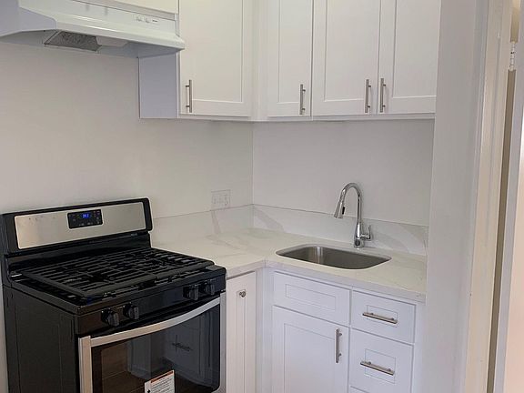 4th image of 4554 W 173rd St #H
