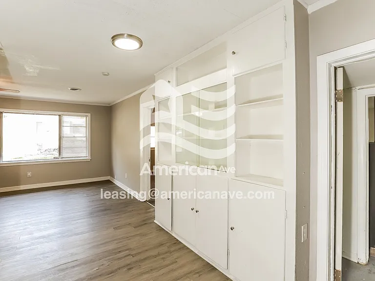 1458538_005_dining_room_14092846.jpg