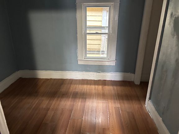 2nd image of 130 Jones St