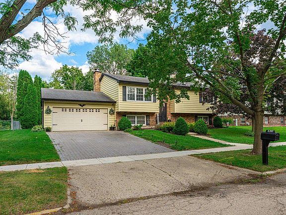 3rd image of 615 Park Dr