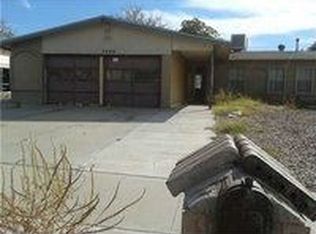 2808 Gaston Dr, El Paso, TX 79935