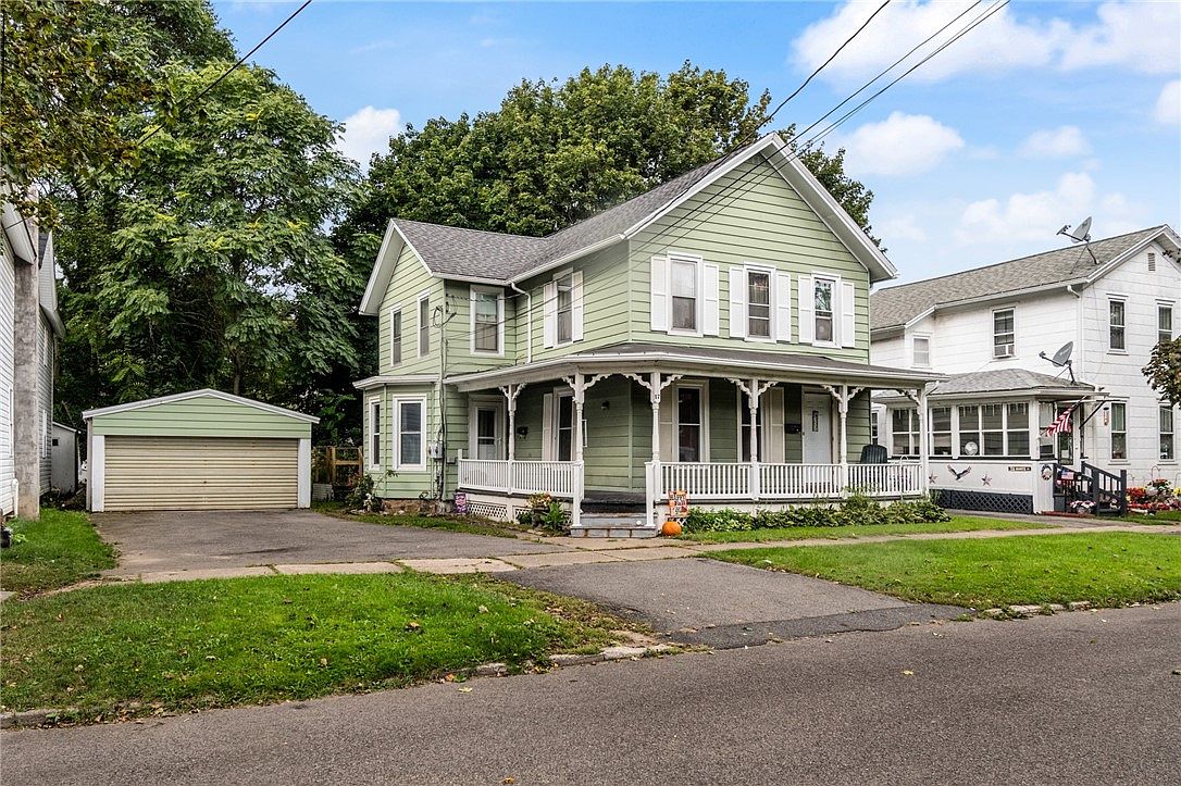 17 Spencer St, Lyons, NY 14489 | Zillow