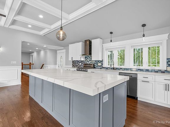 2nd image of 506 Lakepoint Dr