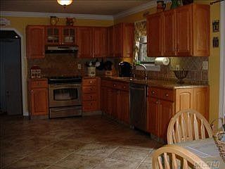 1st image of 14 Stratford Ave