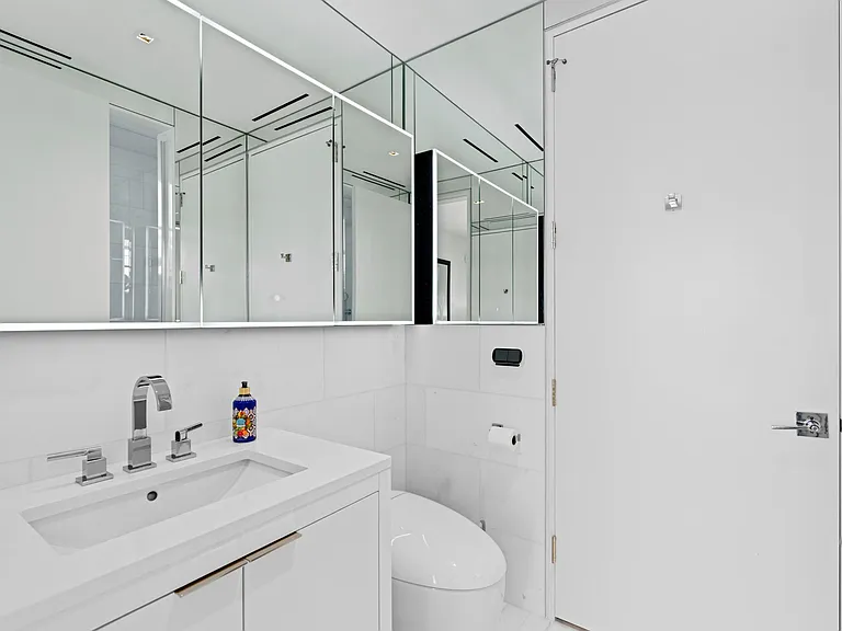 247 Worth Ave #PENTHOUSE — Photo 38