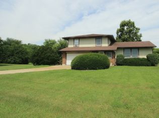 8315 Nolan St, Harvard, IL 60033
