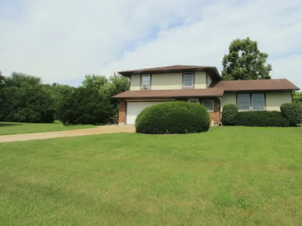 8315 Nolan St, Harvard, IL 60033